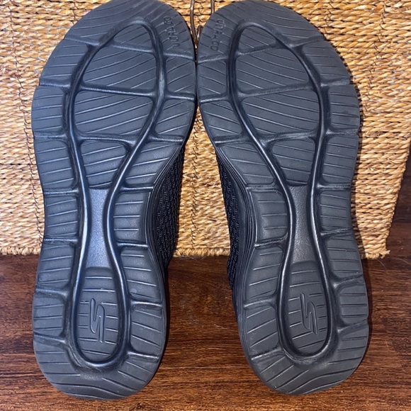 Women's Skechers GOwalk Stretch Fit Basket Wind Slip On Sneaker-Black-Sz 11 - Picture 14 of 15